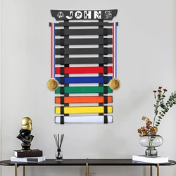 Soporte de pared para cinturones de karate y taekwondo – Organizador de madera
