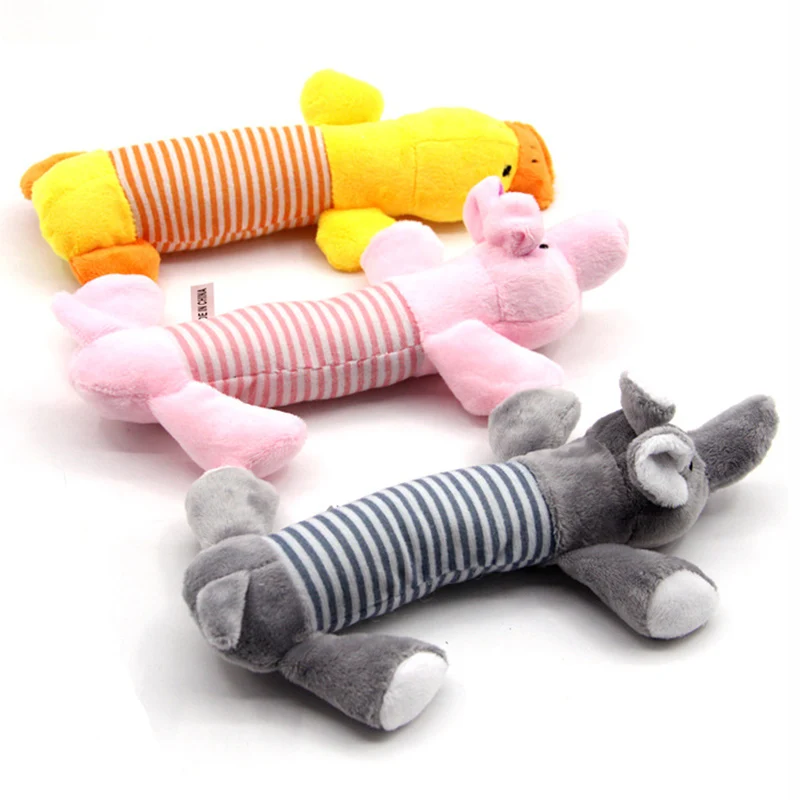 Detalle lateral del juguete de cerdito para perros