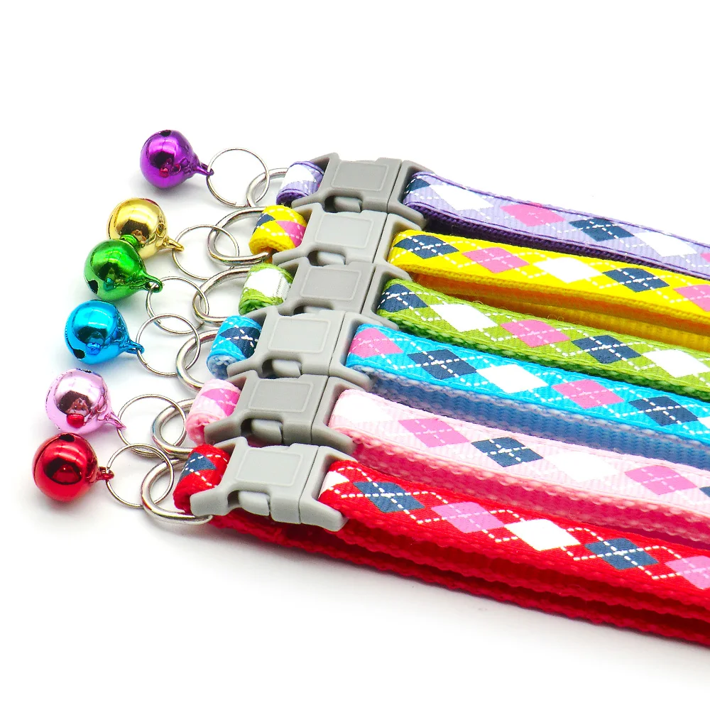 Venta al por mayor, 100 unidades, Collar con estampado de entramado de diamantes, anillo con cuello de campana, suministros de identificación de animales encantadores para cachorros y gatos, accesorios para perros - imagen 4