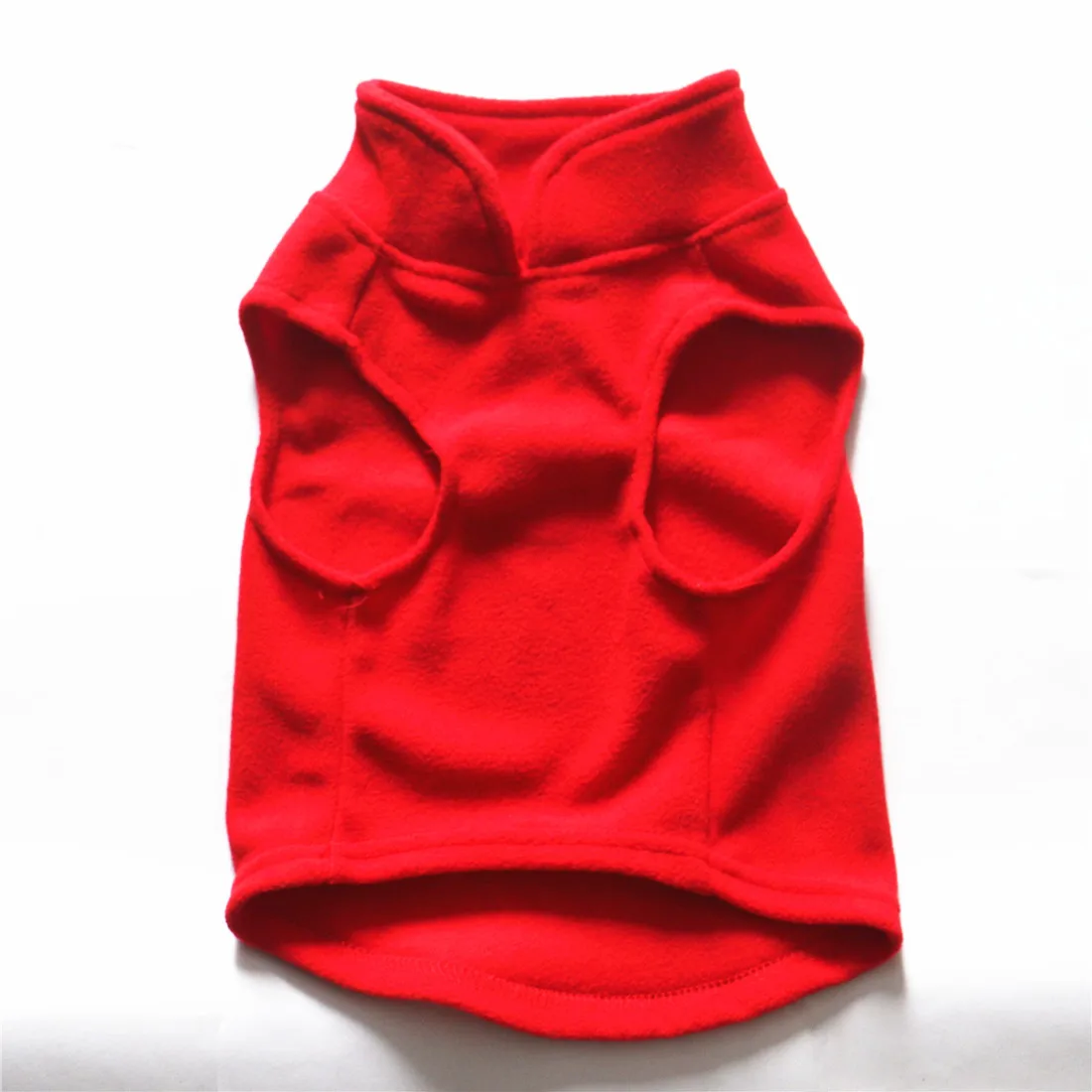 Vista del suéter para perros desde la parte trasera mostrando el anillo para correa