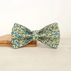 Collar desmontable con pajarita de hojas doradas para perro y gato