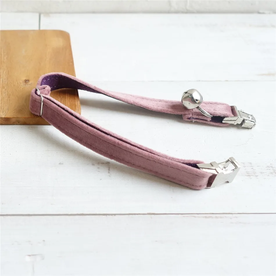 Collar de gato personalizado con campana, Collar de lujo para mascotas de diseñador para gatos, perros pequeños, Collar de gatito de terciopelo grueso con hebilla de Metal - imagen 2