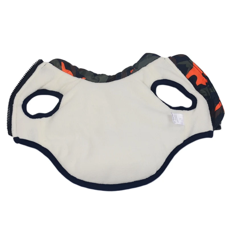 Detalle del arnés ajustable de la chaqueta de invierno