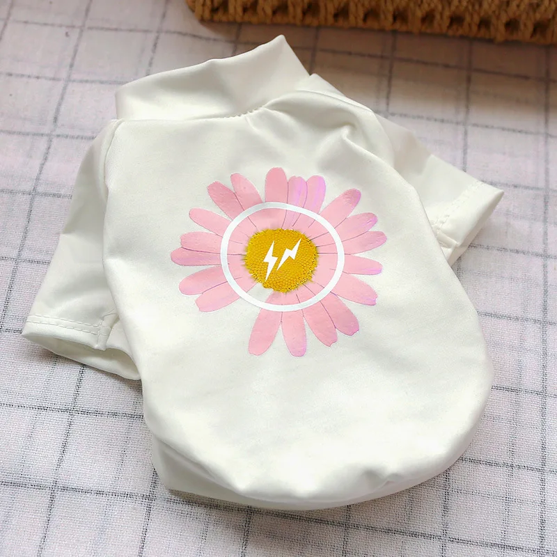 Camiseta estampada para gato vista en detalle