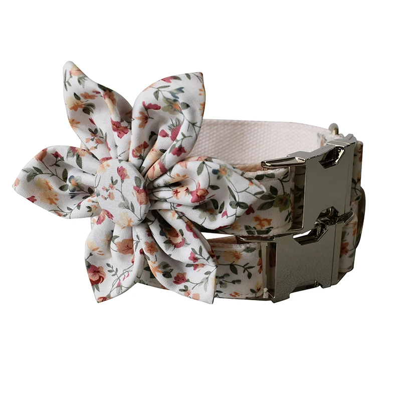 Flower dog collar