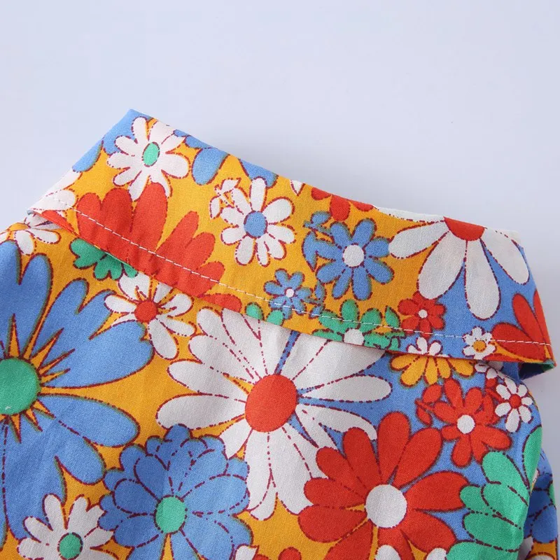 Varios estampados de camisa hawaiana para perros juntos