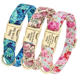 Collar floral con placa de identificación para perro