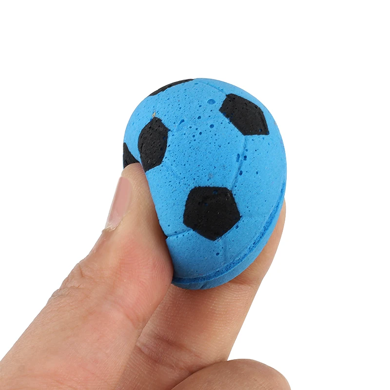 Bola de juguete para gatos – colorida, espuma, estilo fútbol - imagen 5