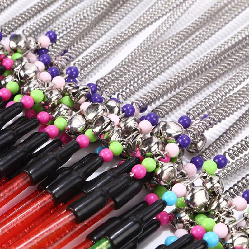 Varillas de resorte divertidas de plumas de colores para gatos, varitas de plástico interactivas con cuentas de campanas, suministros para mascotas - imagen 3
