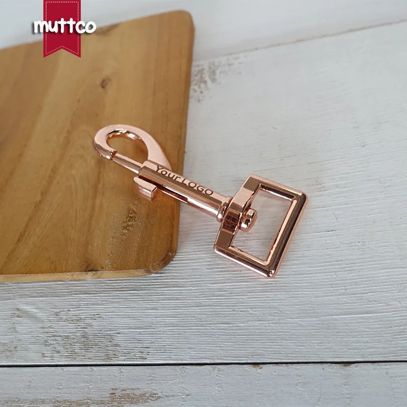 10 unids/lote hebilla grabada, ofrecemos servicio de grabado láser logotipo personalizado 20mm gancho de clip para perro 4 colores