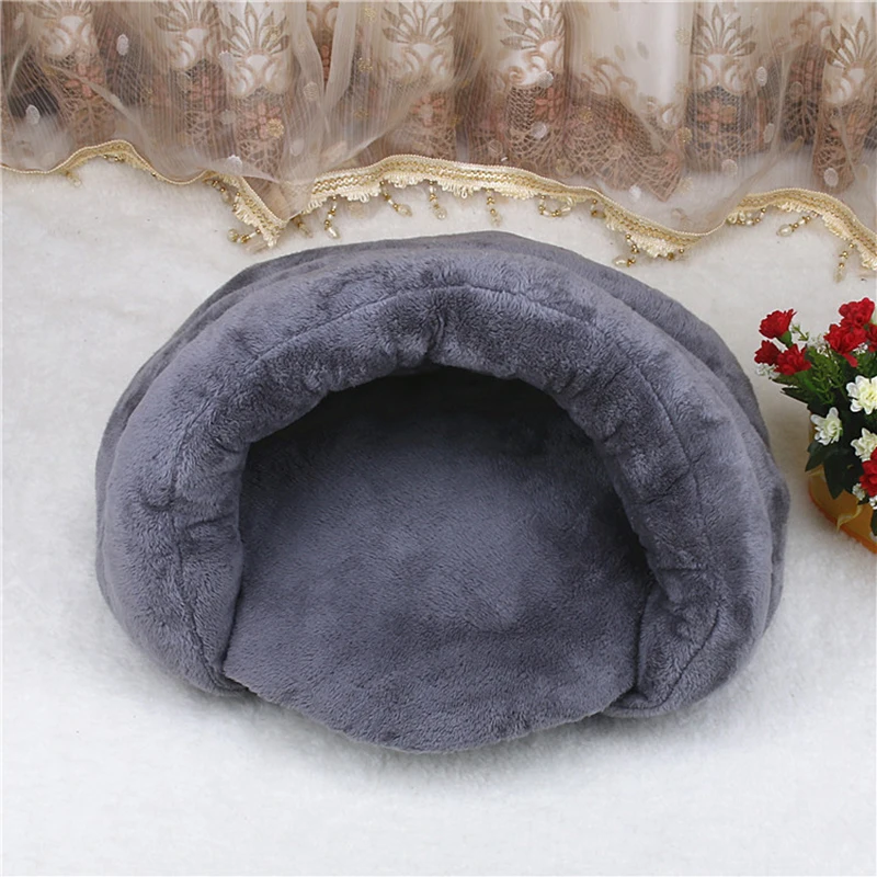 Cama Triangular cálida para mascotas, saco de dormir para gatos, cómoda y bonita estera de terciopelo de alta calidad para gatos, cachorros, perros, producto para mascotas, invierno - imagen 5