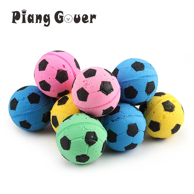 Bola de juguete para gatos – colorida, espuma, estilo fútbol - imagen 3