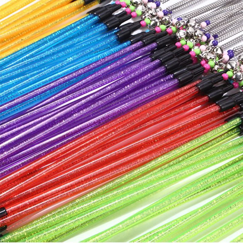Varillas de resorte divertidas de plumas de colores para gatos, varitas de plástico interactivas con cuentas de campanas, suministros para mascotas - imagen 4