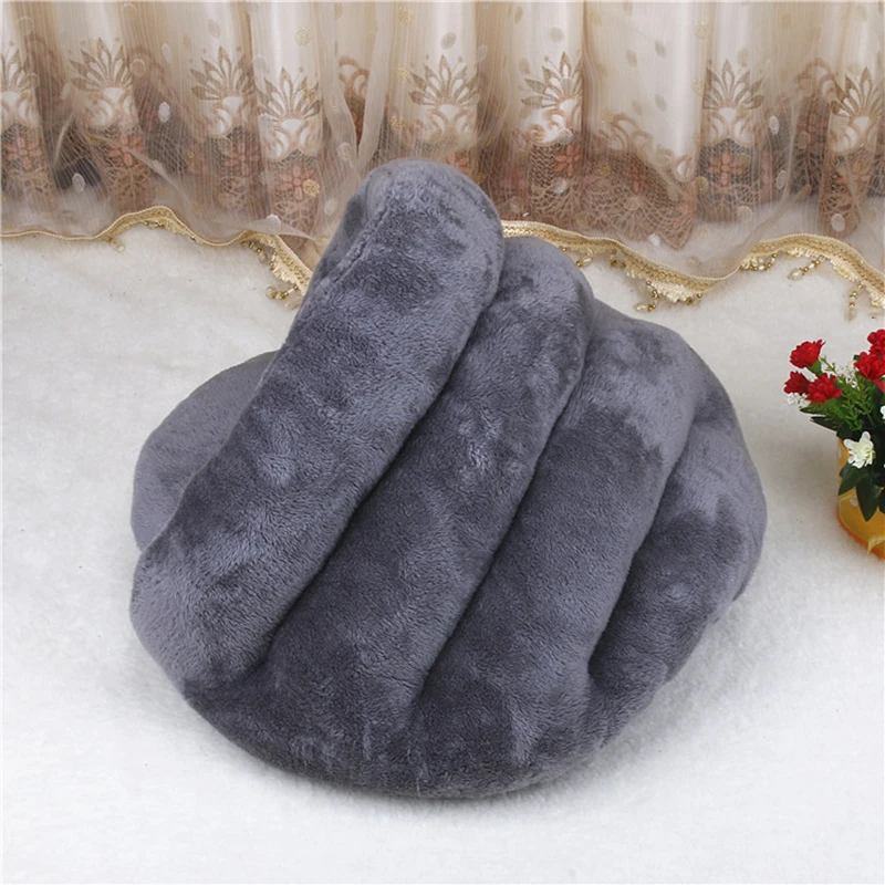 Cama Triangular cálida para mascotas, saco de dormir para gatos, cómoda y bonita estera de terciopelo de alta calidad para gatos, cachorros, perros, producto para mascotas, invierno - imagen 3