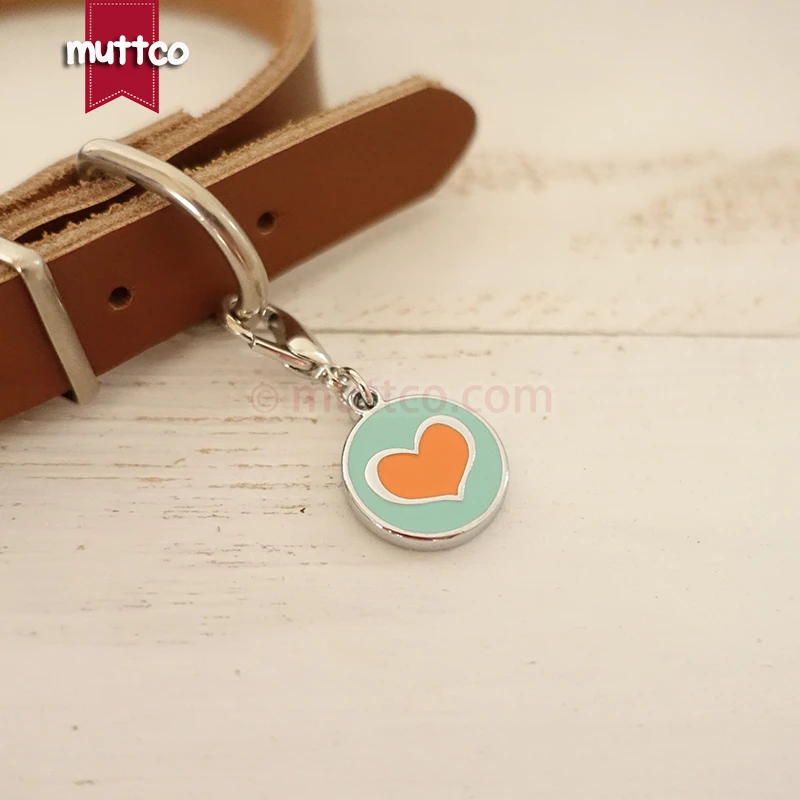 Envío gratuito, 20mm, bonito estampado en forma de corazón, etiqueta de perro de 2 colores, etiquetas de identificación de perro para mascotas, etiquetas redondas de metal con nombre de perro, collar, dije grabado en blanco - imagen 4