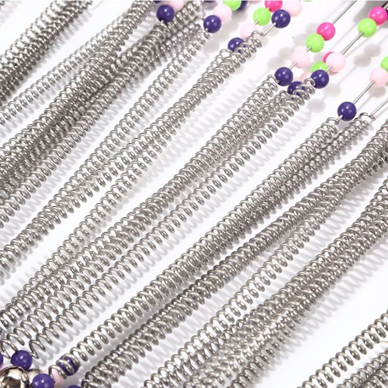 Varillas de resorte divertidas de plumas de colores para gatos, varitas de plástico interactivas con cuentas de campanas, suministros para mascotas - imagen 5