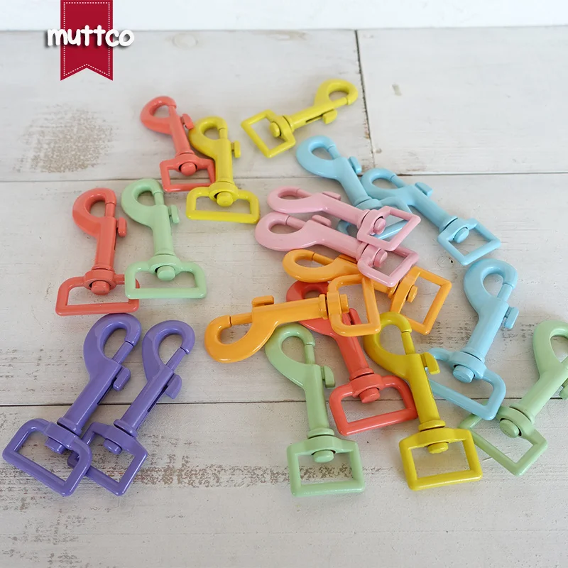 20 unids/lote de hebilla de gancho de cierre de perro colorido de Metal para correas de 20mm y 25mm, piezas de correa de perro DIY de alta calidad en 7 colores