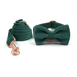 Collar de terciopelo verde navideño con grabado para perros