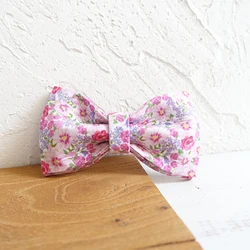Lazo floral rosa desmontable para collar de perro y gato práctico