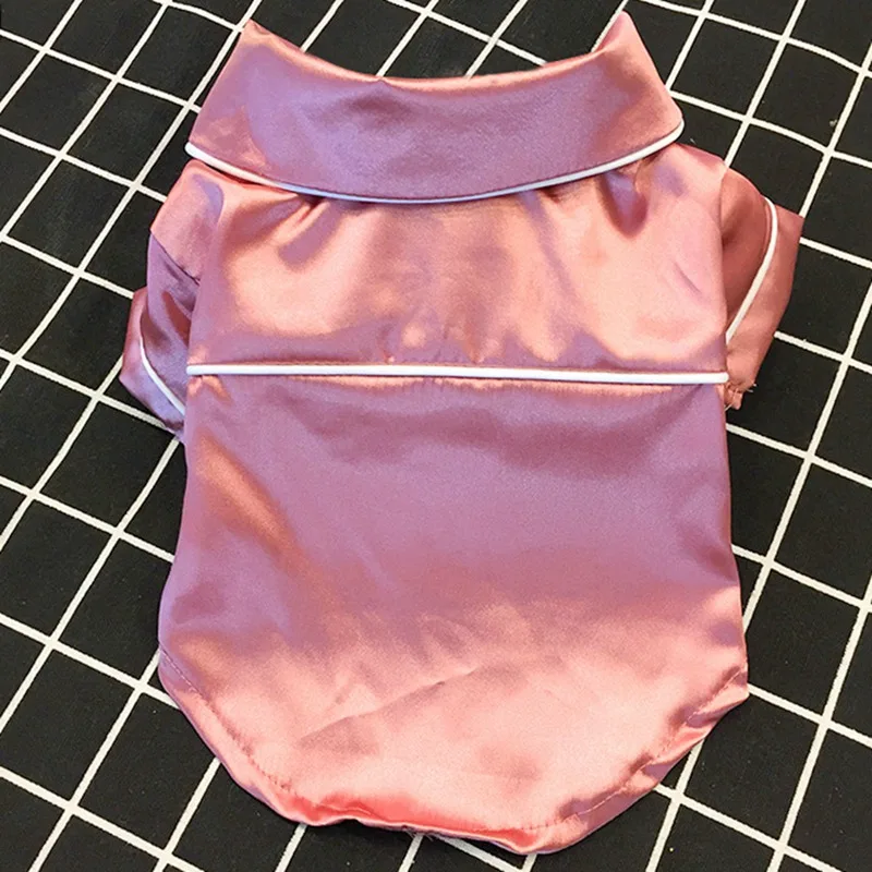 Detalle cercano del tejido de algodón del pijama