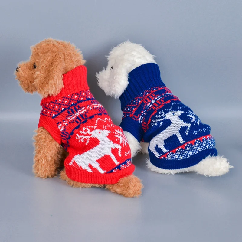 Suéter de Navidad doblado mostrando el grosor del tejido