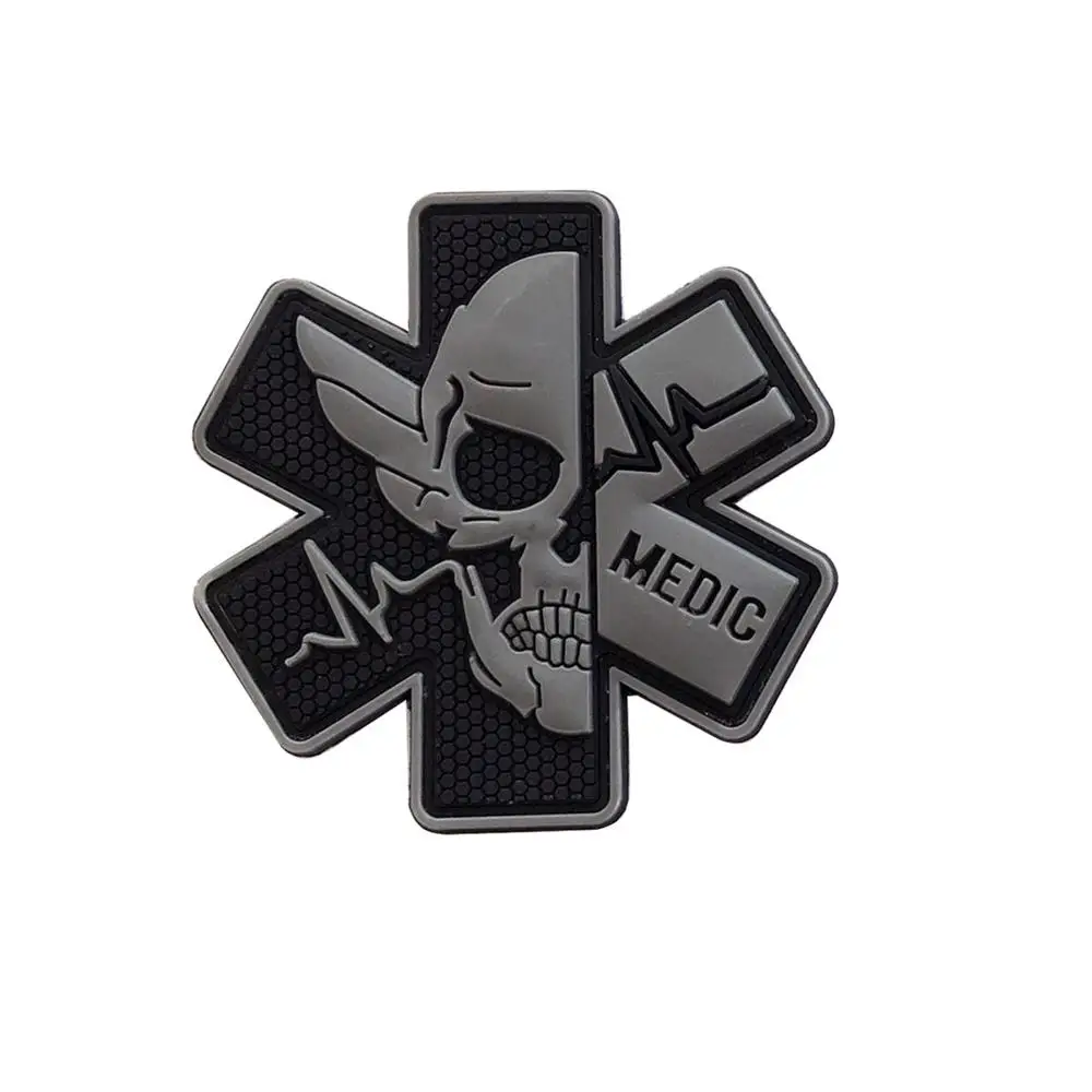 Parche de PVC con calavera, insignia con emblema, equipo médico, alas militares de primeros auxilios con gancho para ropa, mochila, parches tácticos - imagen 5