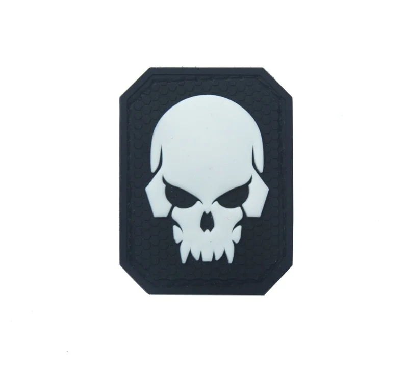 Parche de calavera de PVC, insignia de brazalete que brilla en la oscuridad, apliques de costura decorativos militares, adorno, parches tácticos - imagen 2