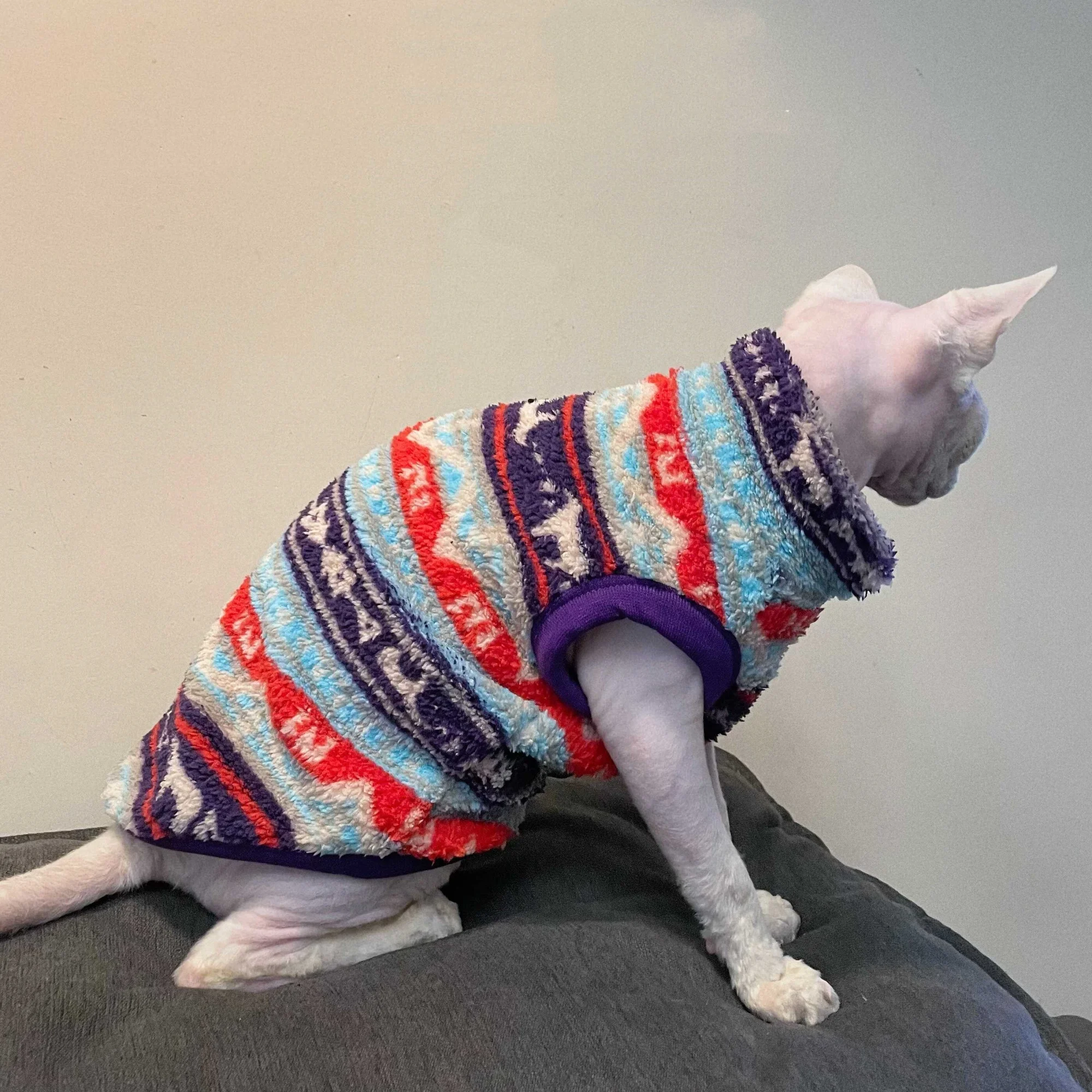 Disfraces de Año Nuevo para gato Sphynx, sudadera de lana colorida para gato sin pelo, pijamas gruesos de manga corta suaves de invierno para gatitos - imagen 2