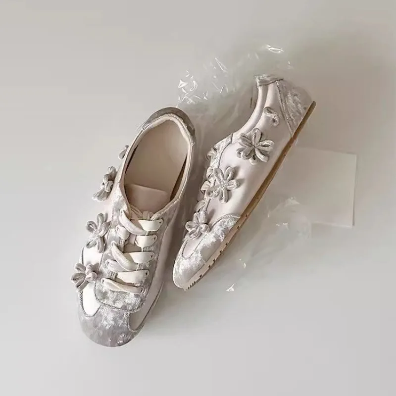 Botines de primavera bordados para perros pequeños – Comodidad y agarre - imagen 2