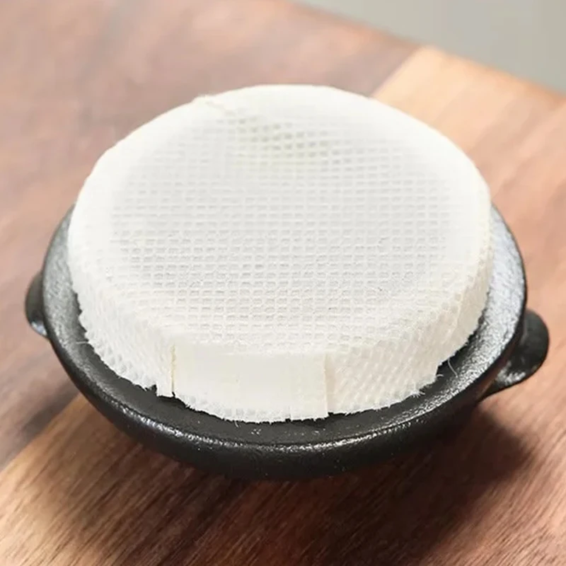 Detalle de la tapa y cierre hermético de la urna