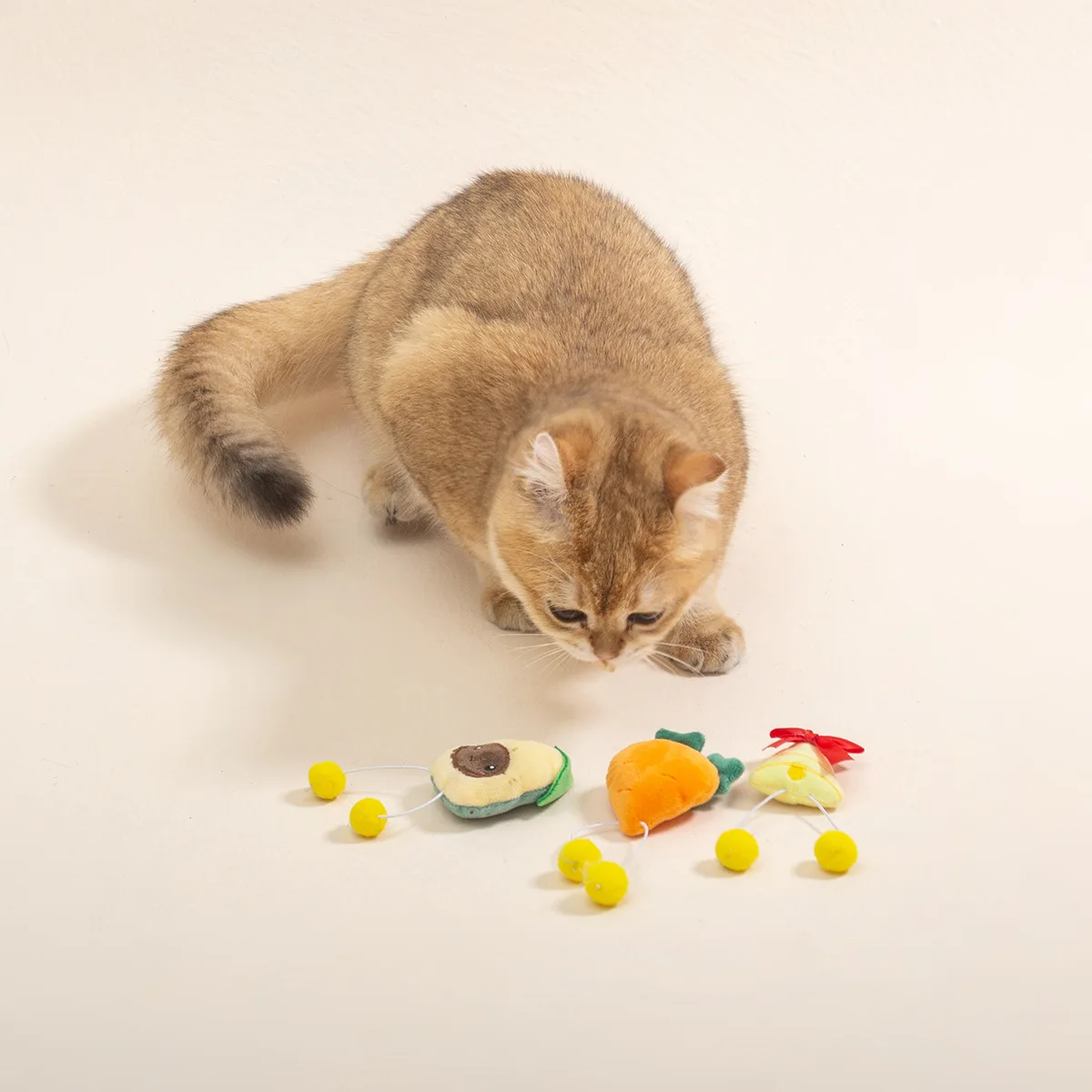 Juguete de felpa con forma de aguacate para gato, campana de hierba, bola antiarañazos, menta, nuevo - imagen 3