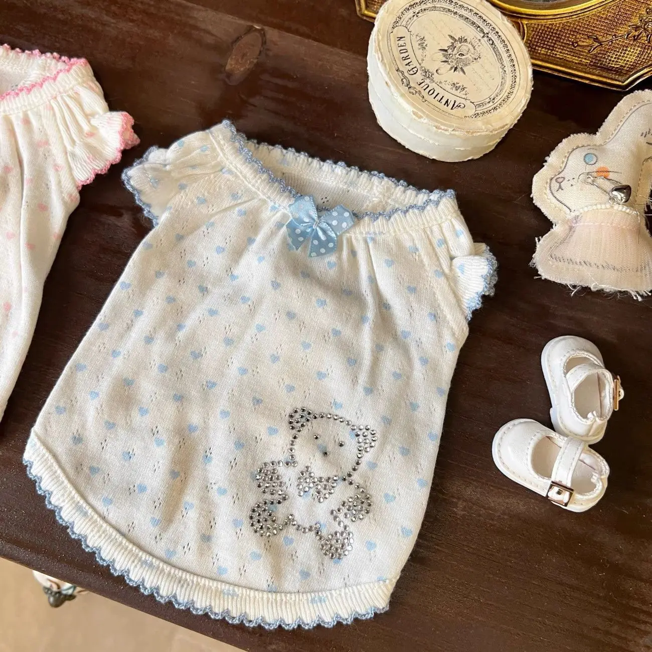 Vestido floral con lazo para cachorro pequeño – Ropa dormir suave - imagen 4