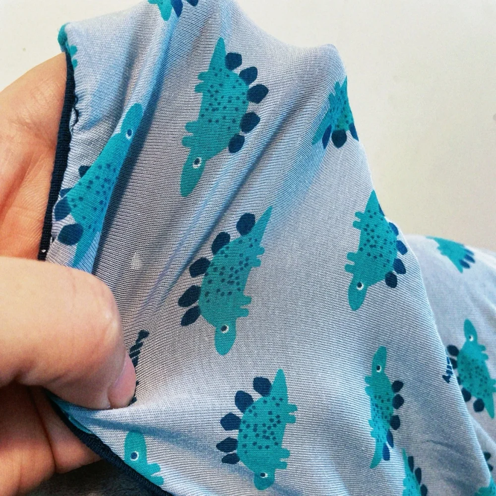 Chaleco fino de algodón de verano para gato sin pelo, camiseta sin mangas de dinosaurio de dibujos animados azul para esfinge en primavera, mono suave para cachorros - imagen 4