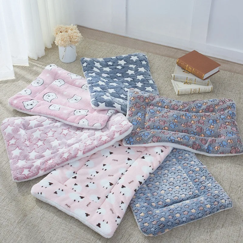 Estera Reversible de franela de invierno para mascotas, camas cálidas de lana para perros, almohadilla portátil de viaje con estampado bonito de gato, manta suave, suministros para cachorros y gatitos - imagen 5