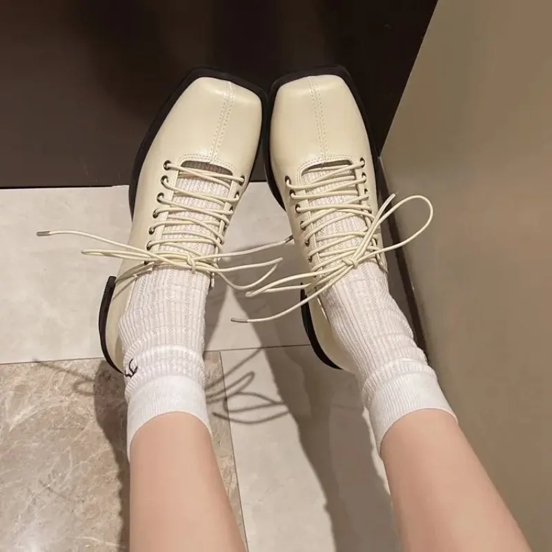 Zapatos retro para perro con plataforma, cordones y puntera cuadrada - imagen 2