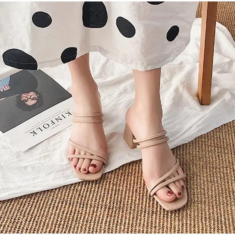 Sandalias de mujer con tacones cuadrados, elegantes zapatillas de verano, sandalias de cuero con cordones cruzados para mujer, sandalias de moda 2021 - imagen 5