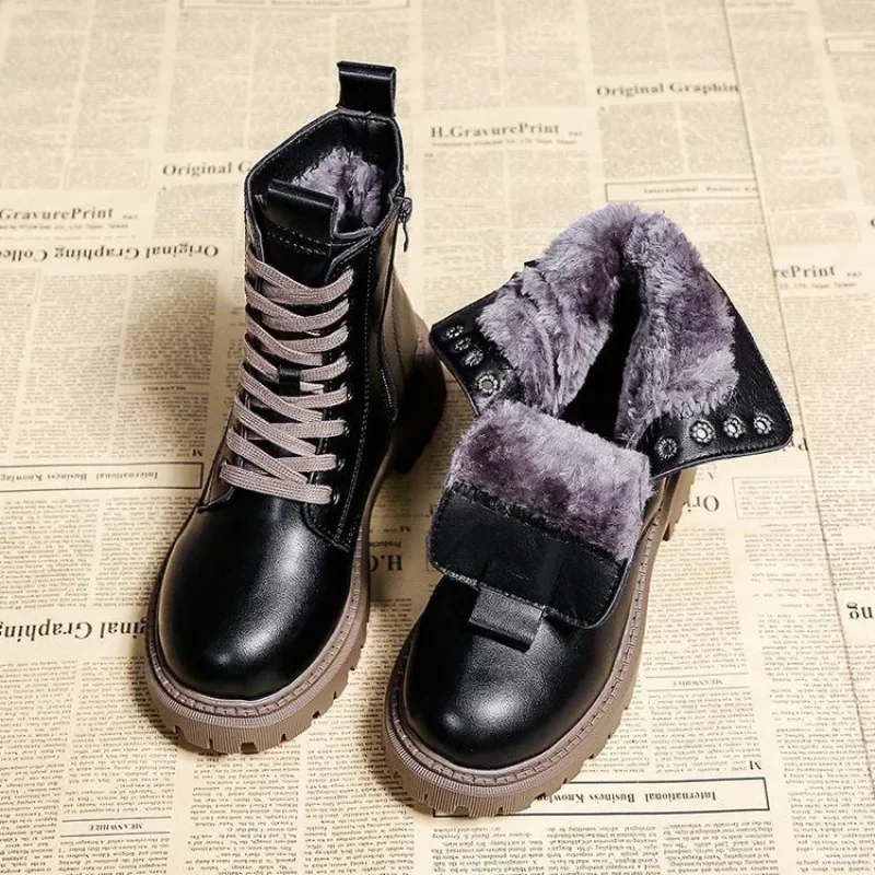 Botas de nieve de cuero para mujer, zapatos de algodón grueso de felpa, botas cortas cálidas, antideslizantes, invierno, 2024 - imagen 2
