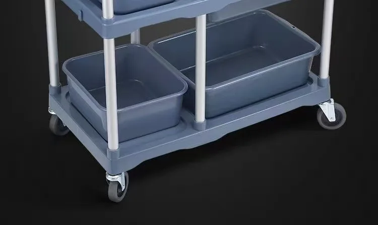 Detalle de las bandejas del carrito