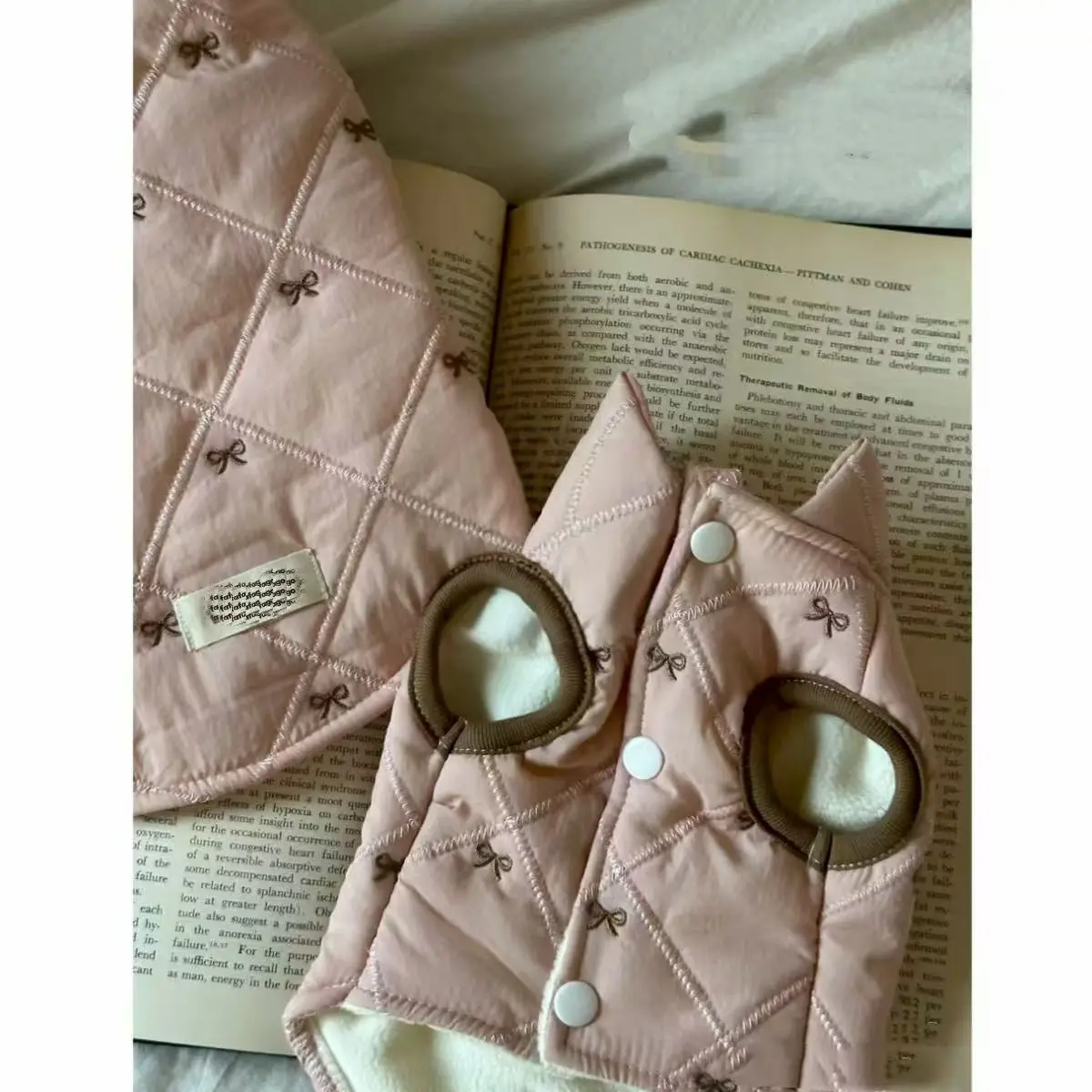 Abrigo grueso de felpa para mascotas, otoño e invierno, bonito lazo, perro pequeño, gato de peluche, chaleco cálido, ropa para perros pequeños, ropa para cachorros - imagen 3