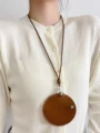 MARRÓN