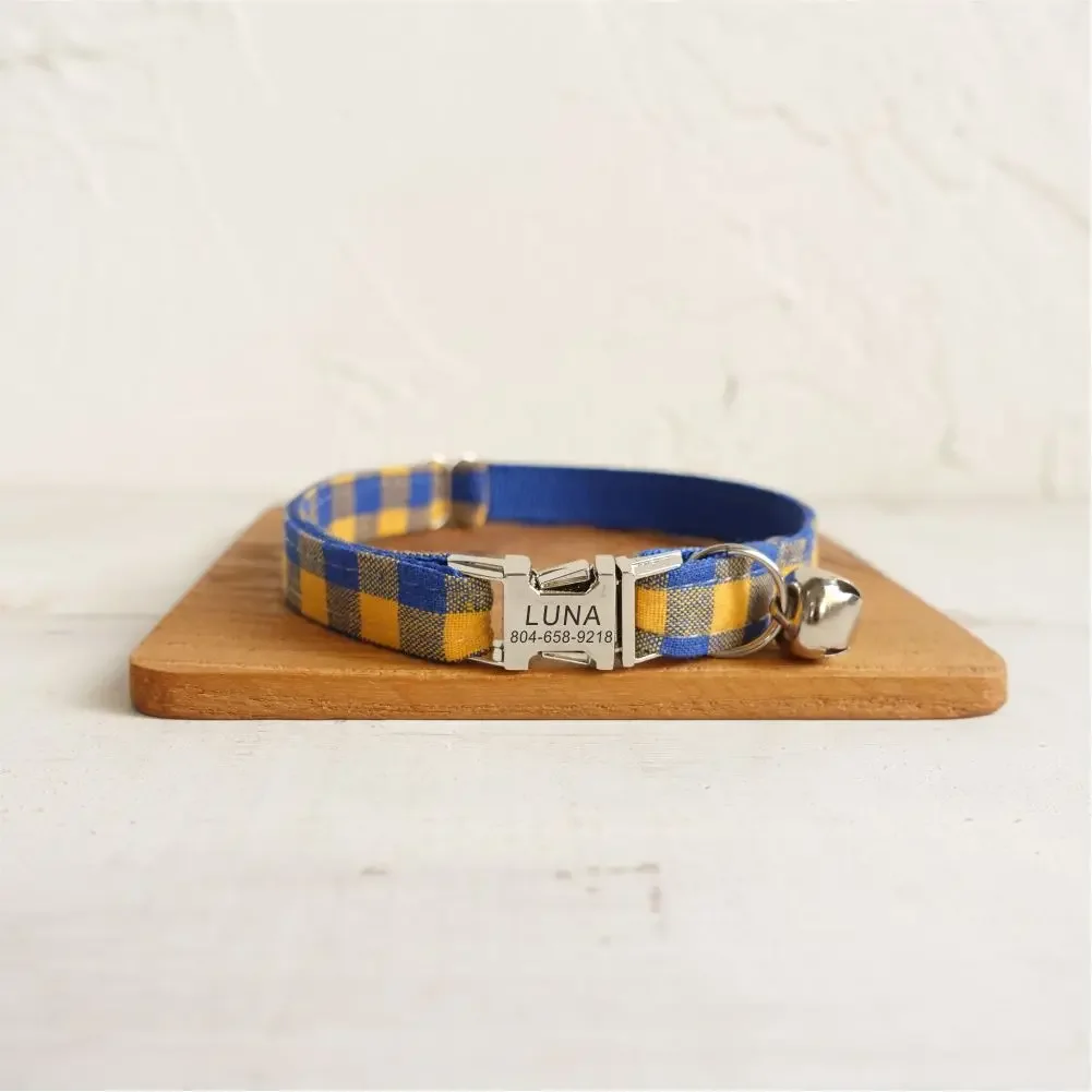 Collar de gato personalizado con campana, placa de identificación personalizada, hebilla de metal de identificación ajustable, collares de gato a cuadros amarillos y azules con campana
