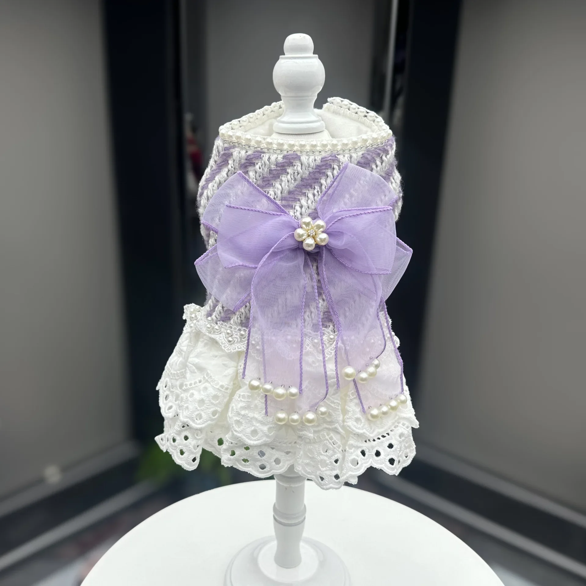 Abrigo a rayas moradas para otoño e invierno, ropa bonita con lazo de malla para perros pequeños, falda bonita de princesa, ropa para mascotas con terciopelo grueso - imagen 5