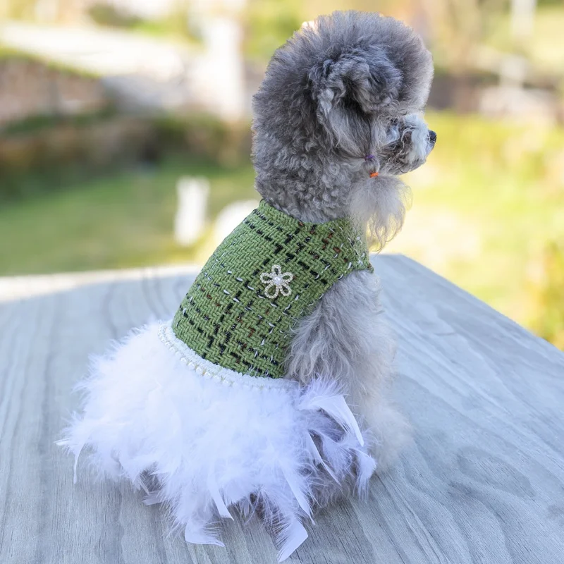 Vestido de plumas para perros, vestido formal para mascotas, vestido de noche para perros, falda de plumas, vestido de fiesta de cumpleaños para perros y vestido de vacaciones, ropa para mascotas