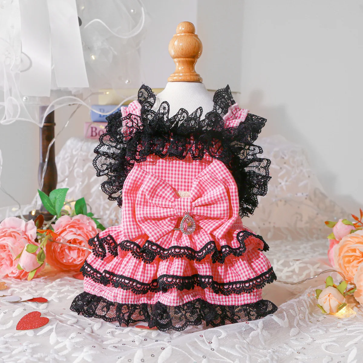 Vestido especial para mascotas del Día de San Valentín, traje rosa de chicle recortado con encaje para perros pequeños y gatos para ocasiones festivas - imagen 5