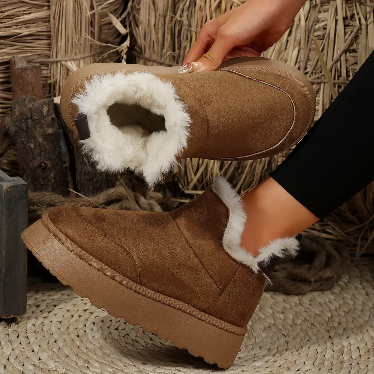 Botas de nieve con plataforma antideslizantes y cálidas para mujer, zapatos informales de algodón a la moda para invierno, botines aterciopelados de Color sólido para mujer - imagen 2