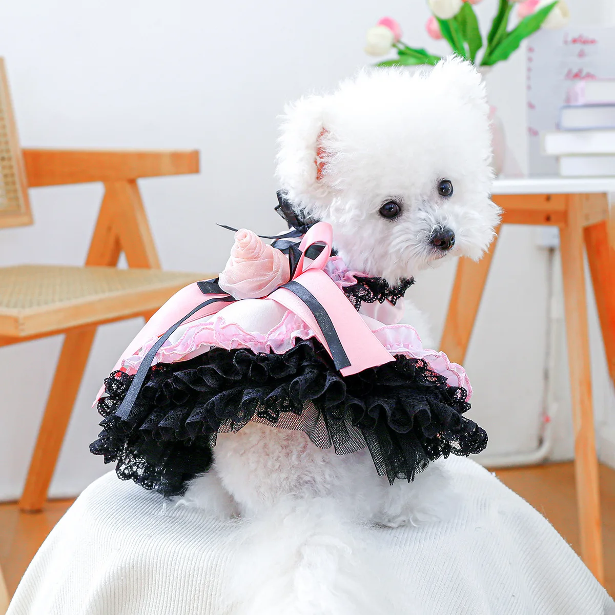 2025 Nuevo vestido tutú de perro de flores de encaje rosa de primavera/verano con lazo - Elegante traje de fiesta y boda de princesa para Chihuahuas - imagen 2