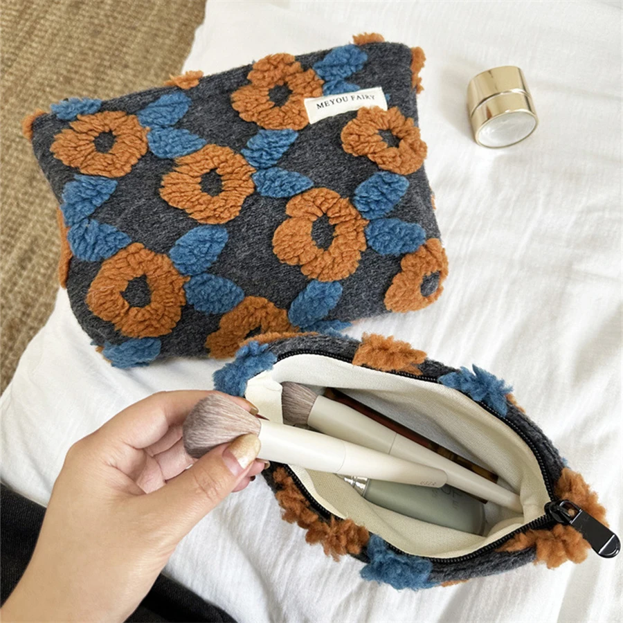 Bolsa de maquillaje portátil de felpa con cremallera, bonita bolsa de maquillaje Floral Kawaii, bolsa de cosméticos de moda para bolso, estuche para lápices - imagen 2
