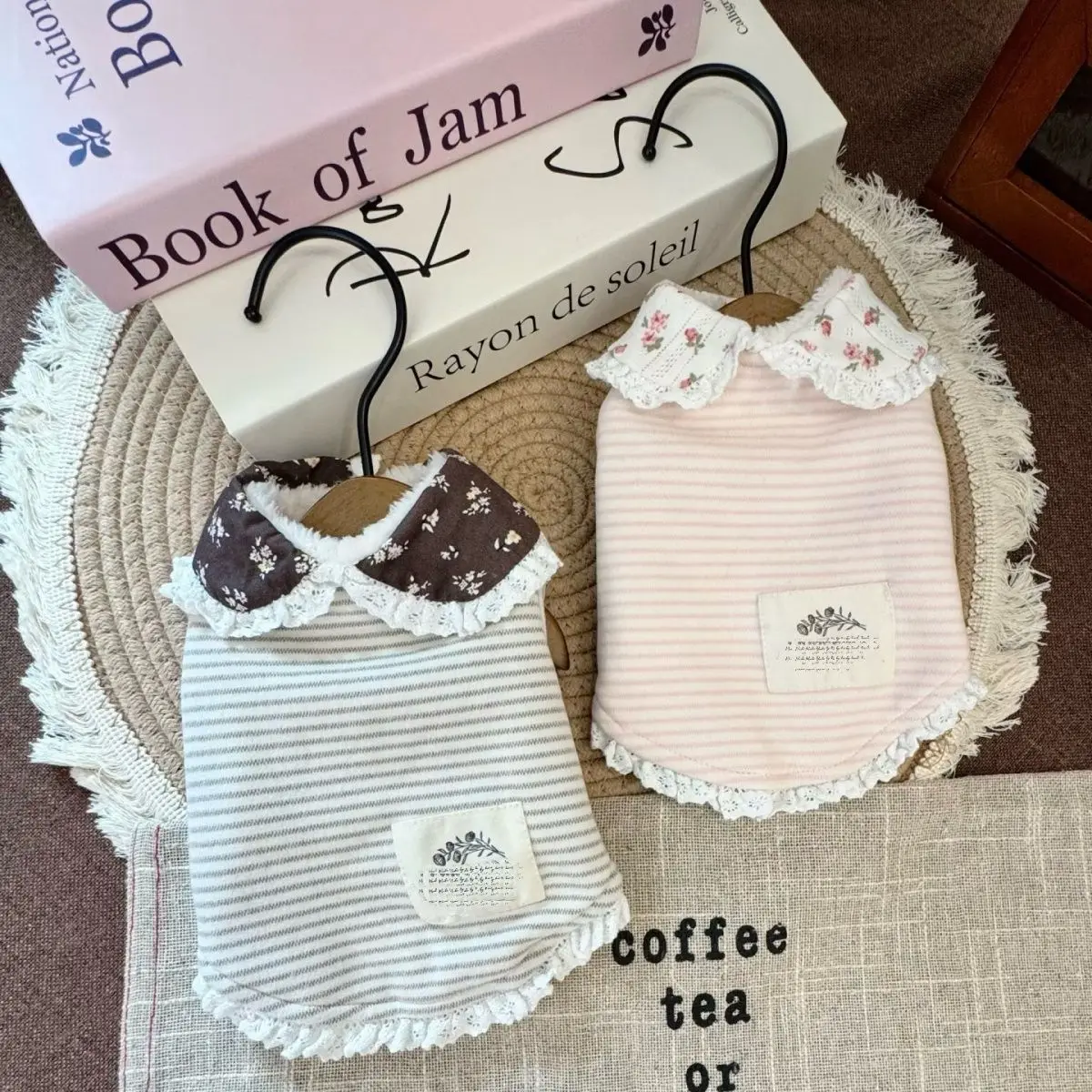 Jersey de invierno a rayas para perros pequeños – Cuello floral