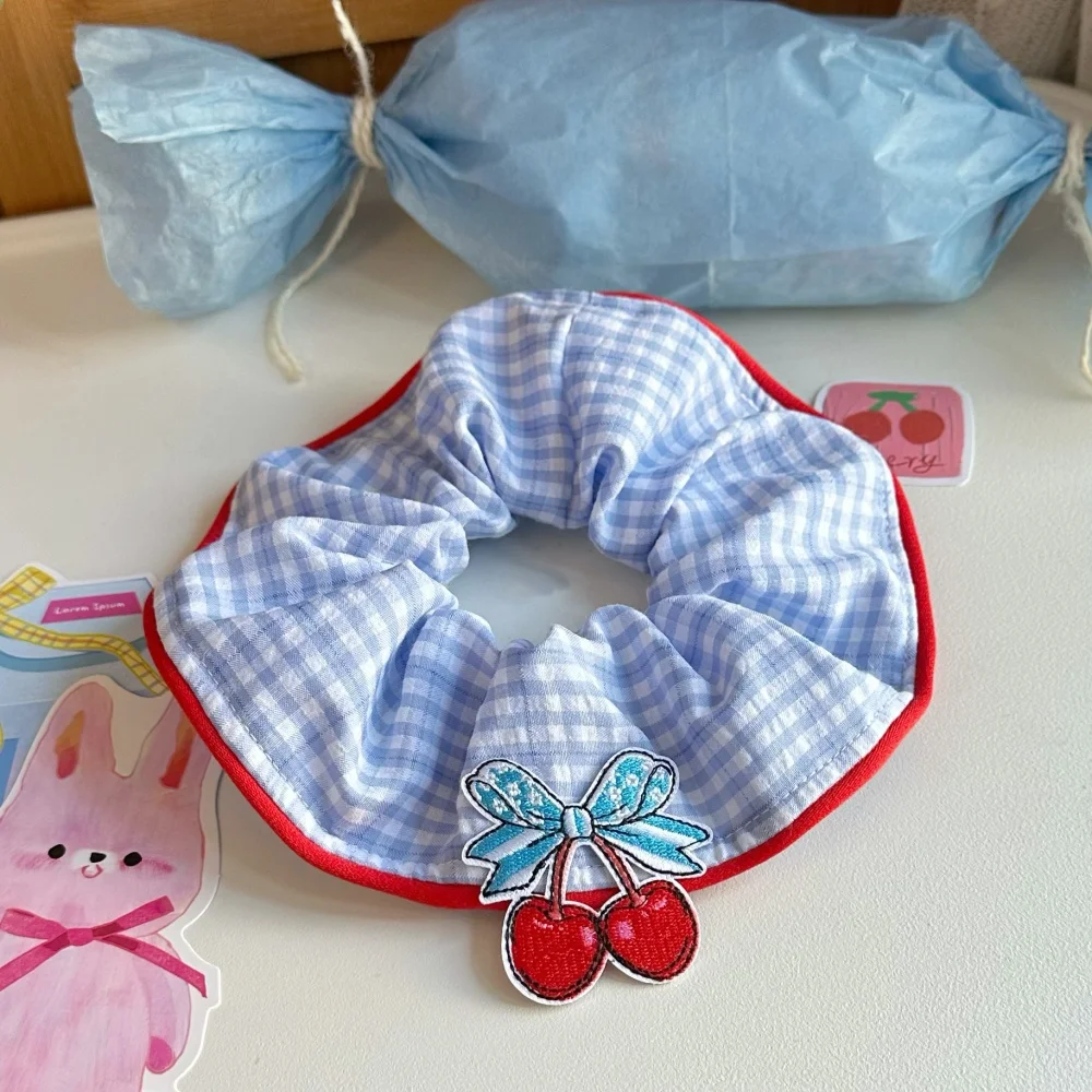 Bonita bufanda de cereza, babero para gatos, perros, algodón suave, toalla de Saliva a cuadros azules, Collar dulce para muñecos de trapo en verano, producto para mascotas de primavera - imagen 2