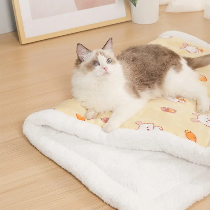 Esteras de cama suaves y cálidas de lana para mascotas, manta nido para gatos, almohadillas para dormir con estampado bonito para perros, cojín para viajes al aire libre, suministros para cachorros, invierno - imagen 4